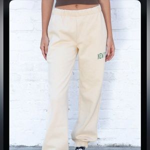 BRANDY MELVILLE SWEATPANTS